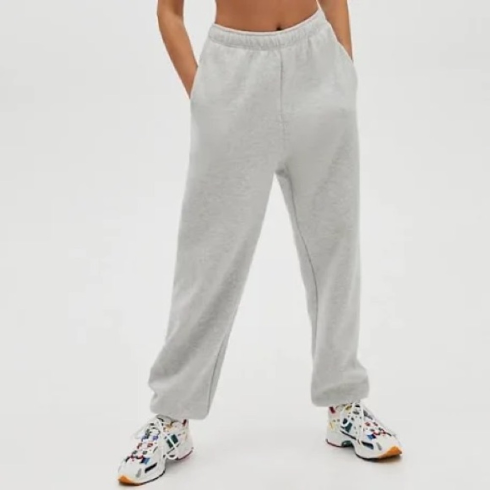Aritzia TNA sweatfleece cozy fleece boyfriend fit sweatpants